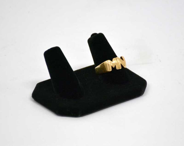 Short finger double ring display